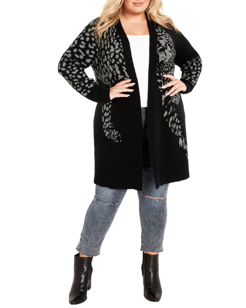 Front of a model wearing a size 18/20 Lena Leopard Cardi in Black by Loralette. | dia_product_style_image_id:323587